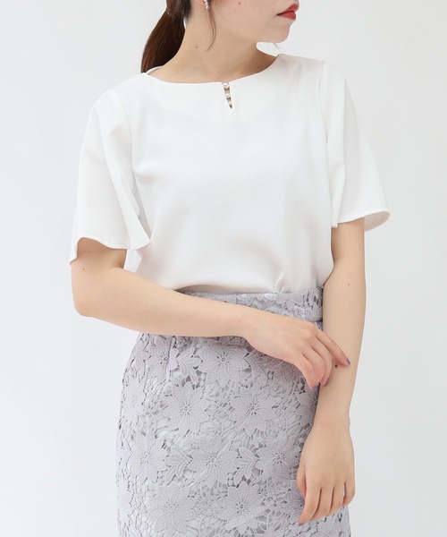 TRUDEA(トルディア)の「ランダムパール使いブラウス(シャツ/ブラウス・レディース・ベージュ/ホワイト/ラベンダー・MEDIUM/LARGE/SMALL)」の1枚目の写真