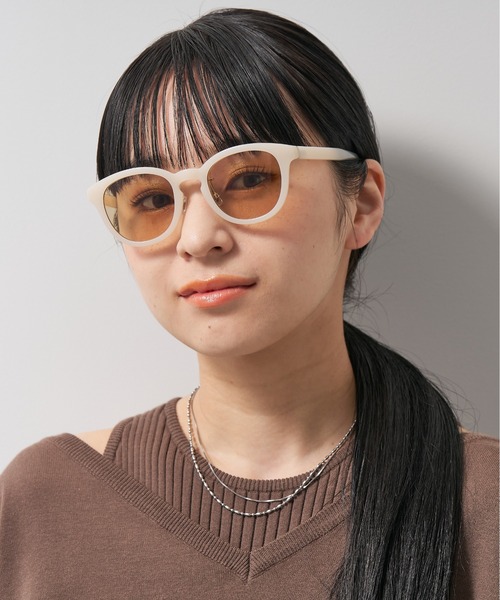 UNITED ARROWS（ユナイテッドアローズ）の「ボストン型調光サングラス｜紫外線対策｜レンズの色が変わるサングラス｜ユナイテッドアローズ｜Zoff | UNITED ARROWS Wellness（サングラス・レディース・ブラウン/グレー/アイボリー・FREE）」の4枚目の写真