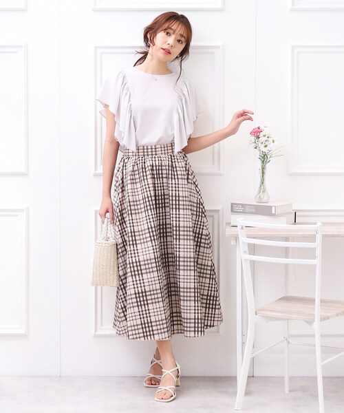 couture brooch（クチュールブローチ）の「◆【毎日コーデに華やかさをプラス。】フリルシアーマンスブラウス（シャツ/ブラウス・レディース・ライトグレー/パープル/キャメル/ブラック系・40/38/42/34）」の5枚目の写真