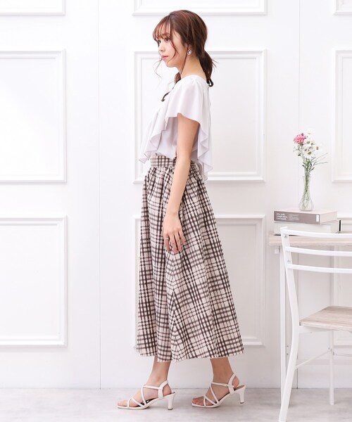 couture brooch（クチュールブローチ）の「◆【毎日コーデに華やかさをプラス。】フリルシアーマンスブラウス（シャツ/ブラウス・レディース・ライトグレー/パープル/キャメル/ブラック系・40/38/42/34）」の6枚目の写真