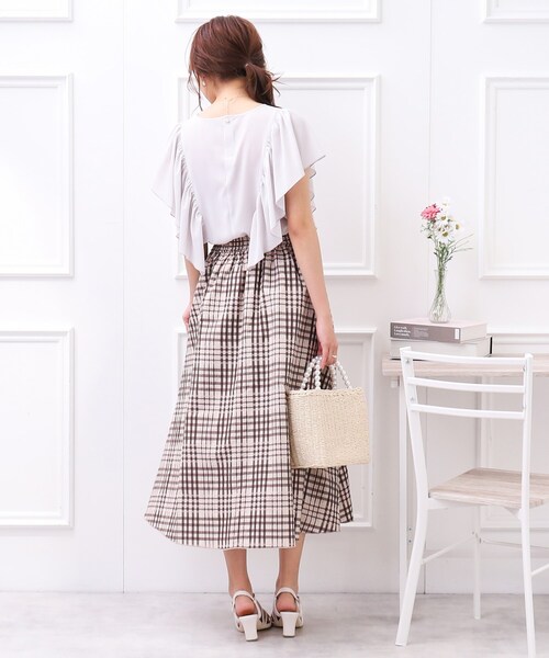 couture brooch（クチュールブローチ）の「◆【毎日コーデに華やかさをプラス。】フリルシアーマンスブラウス（シャツ/ブラウス・レディース・ライトグレー/パープル/キャメル/ブラック系・40/38/42/34）」の7枚目の写真