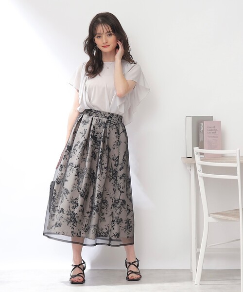 couture brooch（クチュールブローチ）の「◆【毎日コーデに華やかさをプラス。】フリルシアーマンスブラウス（シャツ/ブラウス・レディース・ライトグレー/パープル/キャメル/ブラック系・40/38/42/34）」の12枚目の写真