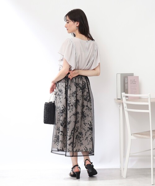 couture brooch（クチュールブローチ）の「◆【毎日コーデに華やかさをプラス。】フリルシアーマンスブラウス（シャツ/ブラウス・レディース・ライトグレー/パープル/キャメル/ブラック系・40/38/42/34）」の14枚目の写真