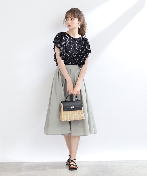 couture brooch（クチュールブローチ）の「◆【毎日コーデに華やかさをプラス。】フリルシアーマンスブラウス（シャツ/ブラウス・レディース・ライトグレー/パープル/キャメル/ブラック系・40/38/42/34）」の17枚目の写真