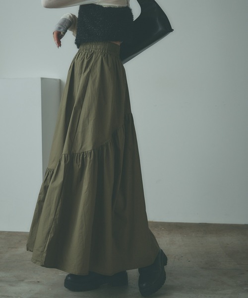 AO2（アオズ）の「Switching gathered skirt / 切替ギャザーロングスカート フレア（スカート・レディース・チャコールグレー/カーキ/ブラック/ブラウン・FREE）」の21枚目の写真