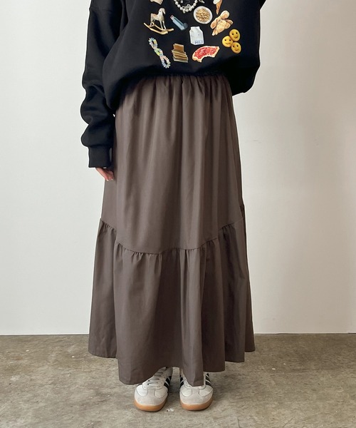 AO2（アオズ）の「Switching gathered skirt / 切替ギャザーロングスカート フレア（スカート・レディース・チャコールグレー/カーキ/ブラック/ブラウン・FREE）」の14枚目の写真