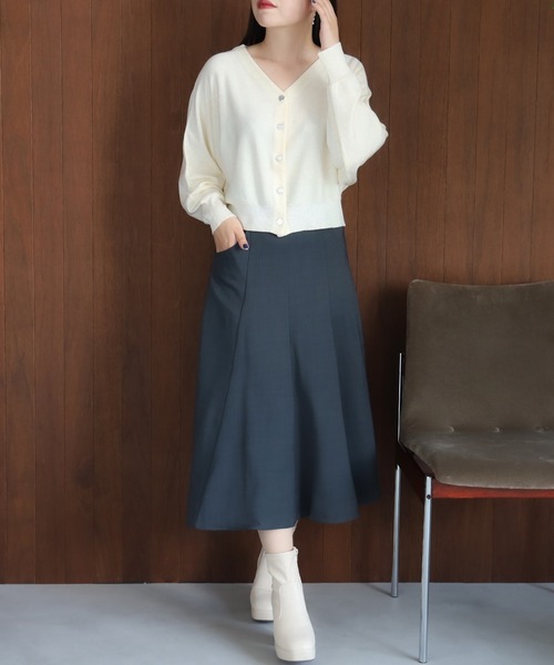 ASTORIA ODIER（アストリアオディール）の「アソートボタンドルマンカーディガン（カーディガン/ボレロ・レディース・ピンクベージュ/ブラック/ラベンダー/アイボリー・SMALL/MEDIUM）」の7枚目の写真