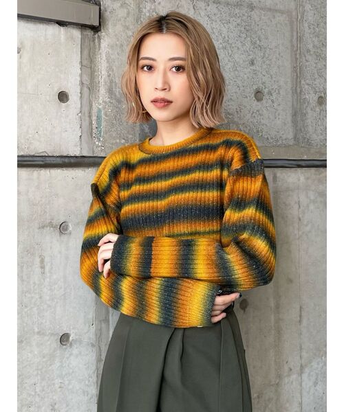 MURUA（ムルーア）の「2WAYクロップトグラデーションカーディガン（カーディガン/ボレロ・レディース・マスタード/パープル・FREE）」の6枚目の写真