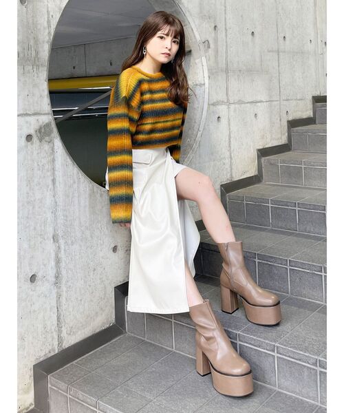 MURUA（ムルーア）の「2WAYクロップトグラデーションカーディガン（カーディガン/ボレロ・レディース・マスタード/パープル・FREE）」の12枚目の写真