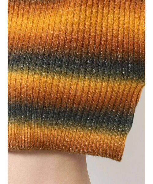 MURUA（ムルーア）の「2WAYクロップトグラデーションカーディガン（カーディガン/ボレロ・レディース・マスタード/パープル・FREE）」の22枚目の写真