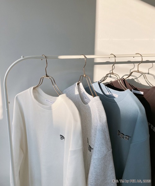 AS KNOW AS plus（アズノゥアズプラス）の「☆アクリルキーホルダー付き PEZ スウェットプルオーバー【PEZ/ペッツ】（スウェット・レディース・オートミール/オフホワイト/ブルー/スミクロ/アイボリー系/パープル系/ホワイト系/ブラック系/ベージュ系1/アイボリー系1/イエロー系1/ブラック系1/ベージュ系2/オレンジ系2/ブラック系2/パープル系2・FREE）」の17枚目の写真