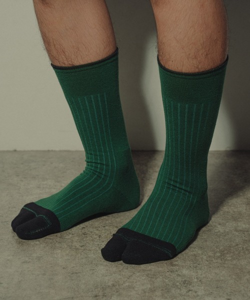 The Role design（ザロールデザイン）の「【 The Role design / ザ・ロールデザイン 】 BICOLOR RIB SOCKS MENS / バイカラー リブソックス メンズ（ソックス/靴下・メンズ・グレイッシュベージュ/ダークグリーン・FREE）」の2枚目の写真
