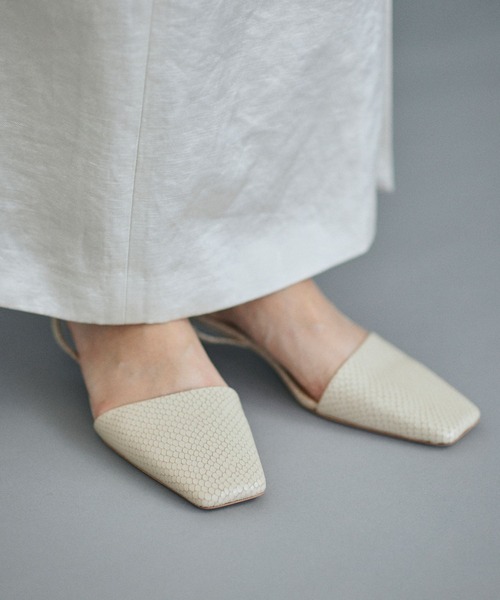 Tony Bianco（トニービアンコ）の「【TONY BIANCO】PERCYスリングバック（パンプス・レディース・オフホワイト/ブラック・6/7）」の4枚目の写真