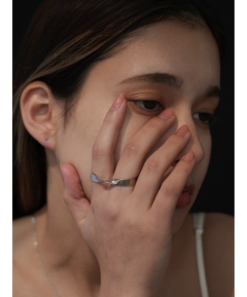 LENERA(レネラ)の「ツイスト ダブル リング ダブルフィンガー ねじれ ゴールド シルバー(リング・レディース・ゴールド/シルバー・FREE)」の10枚目の写真