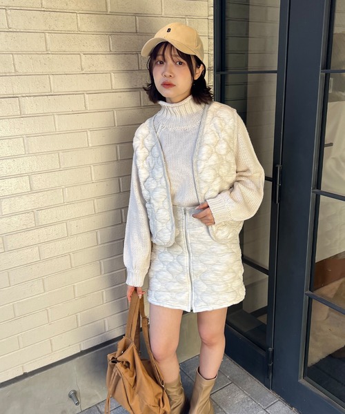 ISOOK(アイスー)の「【ISOOK / アイスー】キルティングフロントジップミニスカート / セットアップ可能 タイト ジャガード ジップスカート ZOZOTOWN限定(スカート・レディース・アイボリー/ブラック・FREE)」の17枚目の写真