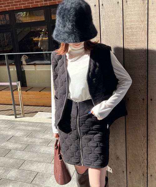 ISOOK(アイスー)の「【ISOOK / アイスー】キルティングフロントジップミニスカート / セットアップ可能 タイト ジャガード ジップスカート ZOZOTOWN限定(スカート・レディース・アイボリー/ブラック・FREE)」の6枚目の写真
