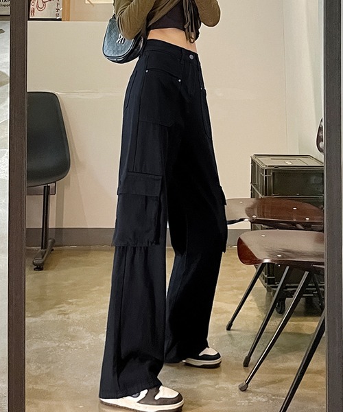 aimoha(アイモハ)の「カーゴ風カラーデニムパンツ(カーゴパンツ・レディース・ブラック/カーキ/オフホワイト/チョコ・MEDIUM/LARGE/X-LARGE/SMALL)」の9枚目の写真