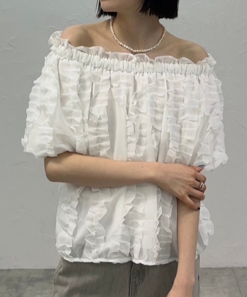 deux amour(ドゥーザムール)の「総フリルテープ使いオフショルダー半袖Tシャツ(Tシャツ/カットソー・レディース・グリーン/ホワイト/ブラック・FREE)」の7枚目の写真