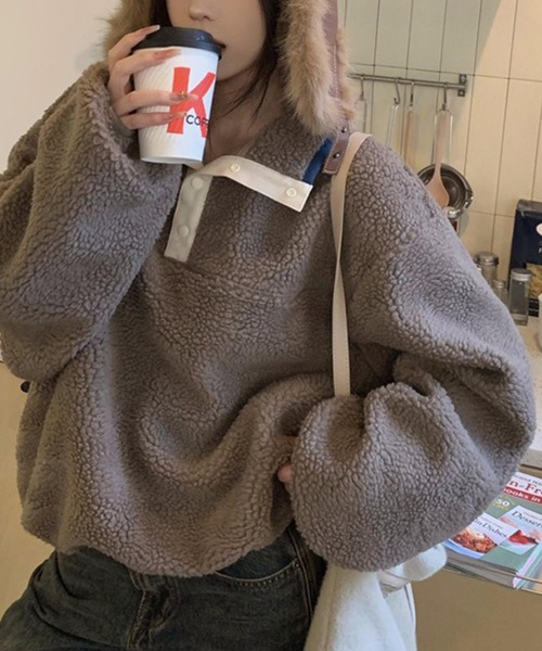 LYEON（リヨン）の「配色パイピングボアプルオーバー/ボアアノラックプルオーバー（スウェット・レディース・モカ・FREE）」の2枚目の写真