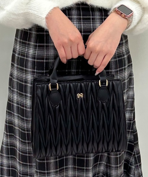 INGNI（イング）の「チャーム付キルティングバッグ（ショルダーバッグ・レディース・ブラック/グレー/オフホワイト/ベージュ/ピンクベージュ・ONE SIZE）」の8枚目の写真