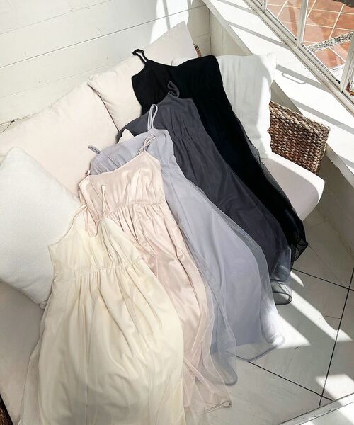 MAJESTIC LEGON（マジェスティックレゴン）の「【WEB限定XSサイズあり】チュールシアーキャミワンピ（ワンピース・レディース・ピンク/チャコールグレー/アイボリー/ブラック/グレー・X-SMALL/SMALL/MEDIUM）」の6枚目の写真