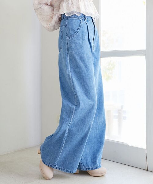 MAJESTIC LEGON（マジェスティックレゴン）の「タックワイドデニム