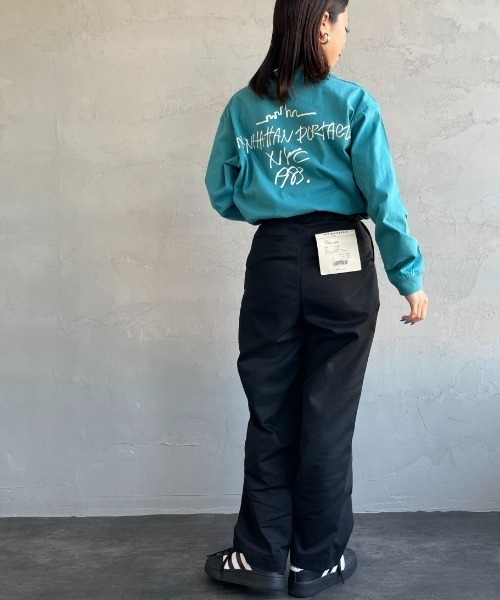 Manhattan Portage（マンハッタンポーテージ）の「[MANHATTAN PORTAGE/マンハッタンポーテージ] 別注 手描き風バックプリントロンT（Tシャツ/カットソー・レディース・ブラック/ブルー/ホワイト・S/M/L/XL）」の8枚目の写真