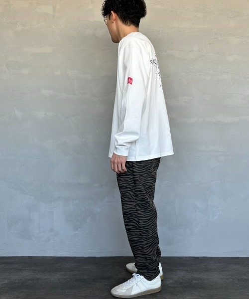 Manhattan Portage（マンハッタンポーテージ）の「[MANHATTAN PORTAGE/マンハッタンポーテージ] 別注 手描き風バックプリントロンT（Tシャツ/カットソー・レディース・ブラック/ブルー/ホワイト・S/M/L/XL）」の22枚目の写真