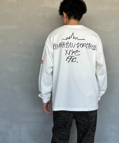 Manhattan Portage（マンハッタンポーテージ）の「[MANHATTAN PORTAGE/マンハッタンポーテージ] 別注 手描き風バックプリントロンT（Tシャツ/カットソー・レディース・ブラック/ブルー/ホワイト・S/M/L/XL）」の20枚目の写真