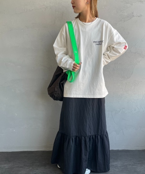 Manhattan Portage（マンハッタンポーテージ）の「[MANHATTAN PORTAGE/マンハッタンポーテージ] 別注 手描き風バックプリントロンT（Tシャツ/カットソー・レディース・ブラック/ブルー/ホワイト・S/M/L/XL）」の12枚目の写真