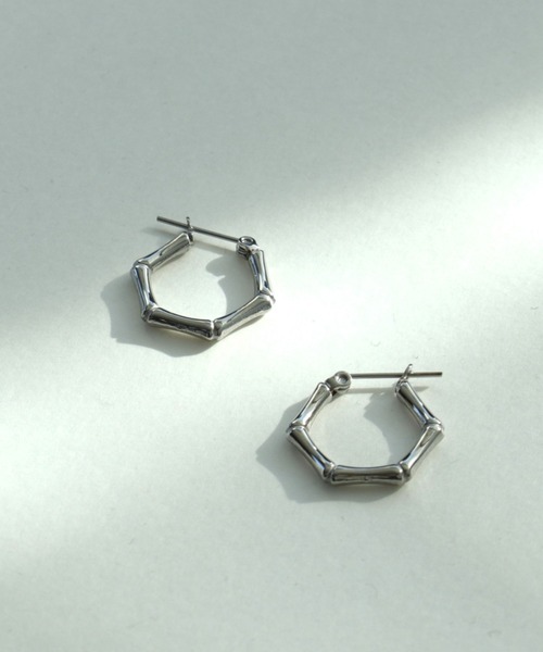 Three Four Time(スリーフォータイム)の「バンブーフープステンレスピアス(ピアス(両耳用)・レディース・ゴールド/ピンクゴールド/シルバー・FREE)」の1枚目の写真