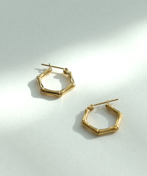 Three Four Time(スリーフォータイム)の「バンブーフープステンレスピアス(ピアス(両耳用)・レディース・ゴールド/ピンクゴールド/シルバー・FREE)」の2枚目の写真