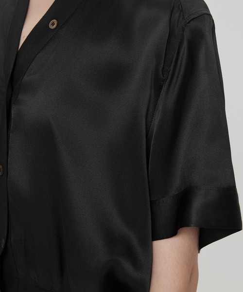 JNBY（ジェーエヌビーワイ）の「V-neck Splice Re-work Cardigan（シャツ/ブラウス・レディース・ブラック/ベージュ・36/38/40）」の9枚目の写真