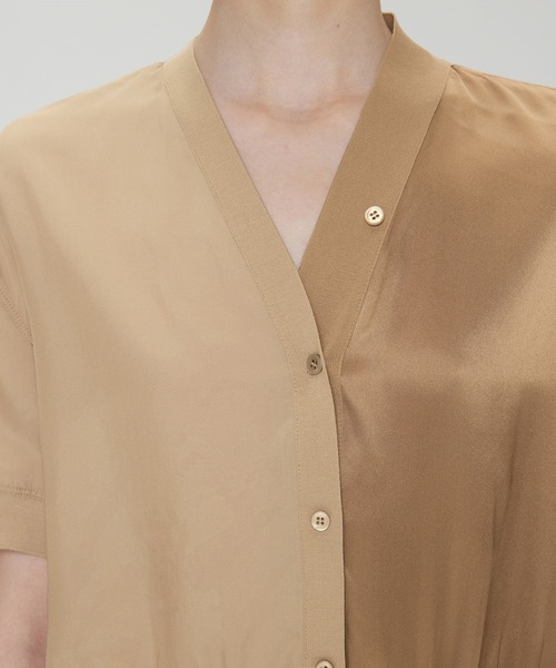 JNBY（ジェーエヌビーワイ）の「V-neck Splice Re-work Cardigan（シャツ/ブラウス・レディース・ブラック/ベージュ・36/38/40）」の17枚目の写真