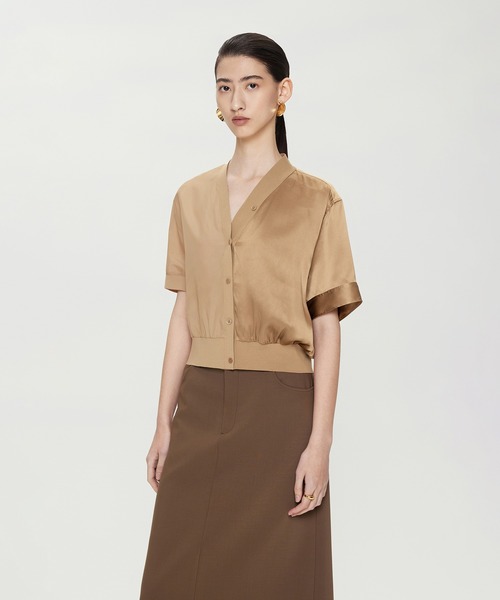 JNBY（ジェーエヌビーワイ）の「V-neck Splice Re-work Cardigan（シャツ/ブラウス・レディース・ブラック/ベージュ・36/38/40）」の13枚目の写真