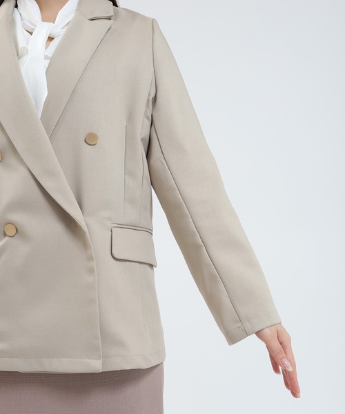 TRUDEA(トルディア)の「ゴールド釦ダブルジャケット(テーラードジャケット・レディース・ベージュ/ネイビー・SMALL/MEDIUM)」の16枚目の写真