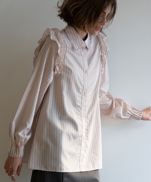 WILLFULLY（ウィルフリー）の「pin tuck sleeve shoulder frill stripe