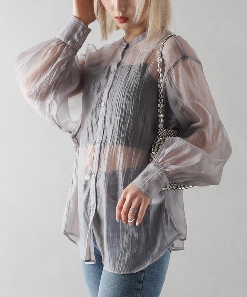 SpRay(スプレイ)の「ラメシアーバックリボンシャツ(シャツ/ブラウス・レディース・グレイッシュベージュ/ブラック/ピンクベージュ/オフホワイト/グレー・FREE)」の1枚目の写真