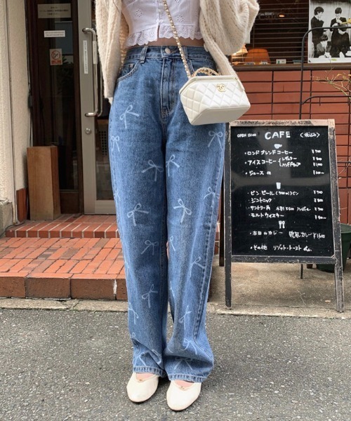 N.s（エヌドットエス）の「リボンデザインテーパードデニムパンツ（デニムパンツ・レディース・ブルー・S/M/L）」の3枚目の写真