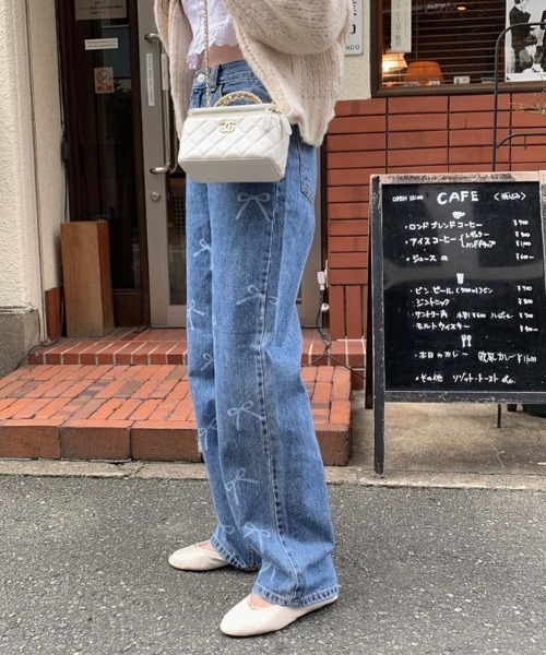 N.s（エヌドットエス）の「リボンデザインテーパードデニムパンツ（デニムパンツ・レディース・ブルー・S/M/L）」の5枚目の写真