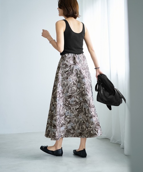 STYLE DELI（スタイルデリ）の「【Made in JAPAN】フラワー柄ジャガード織りサキュラースカート（スカート・レディース・ネイビー/グレー系その他・01/02）」の12枚目の写真