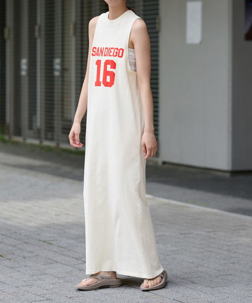 U by SPICK&SPAN(ユーバイスピックアンドスパン)の「【RUSSELL ATHLETIC】別注アメスリロゴマキシワンピース(ワンピース・レディース・ネイビー/ブラック系その他/アイボリー・FREE)」の12枚目の写真