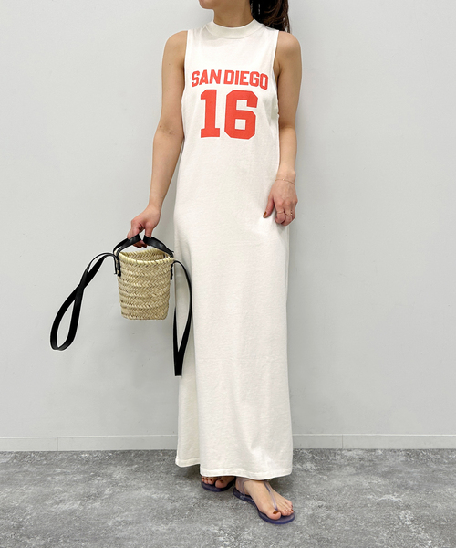 U by SPICK&SPAN(ユーバイスピックアンドスパン)の「【RUSSELL ATHLETIC】別注アメスリロゴマキシワンピース(ワンピース・レディース・ネイビー/ブラック系その他/アイボリー・FREE)」の13枚目の写真