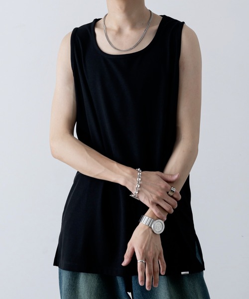 INTER FACTORY（インターファクトリー）の「ファッションインフルエンサー しの  - Waffle Slit Layered Tank Top / ワッフルスリットレイヤードタンクトップ　made in INTER FACTORY（タンクトップ・メンズ・ブラック/ホワイト・SMALL/MEDIUM/LARGE/X-LARGE）」の2枚目の写真