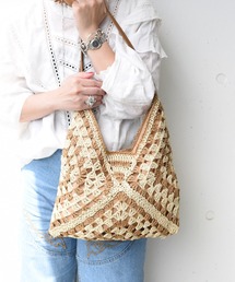 histoire（イストワール）の「ワンショルダートライアングル編みバッグ（かごバッグ）」