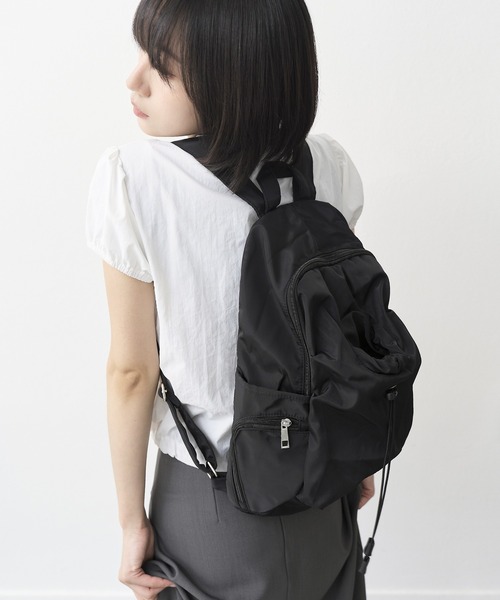 多彩な収納ポケット付き】【ドリンクホルダー付き】デイリー