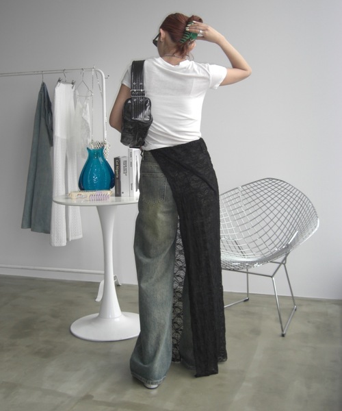 SHAGGIE（シャギー）の「【ペットボトルが入る】ワンハンドルエナメルスクエアバッグ（ハンドバッグ・レディース・ブラック/レッド・FREE）」の7枚目の写真