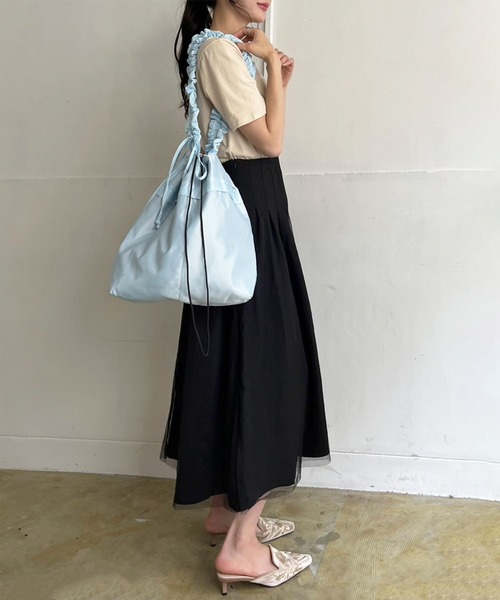 Jewelobe(ジュエローブ)の「ストラップシャーリングビッグキンチャクバッグ(ショルダーバッグ・レディース・グレー/ブルー/アイボリー/ブラック/ピンク・FREE)」の22枚目の写真