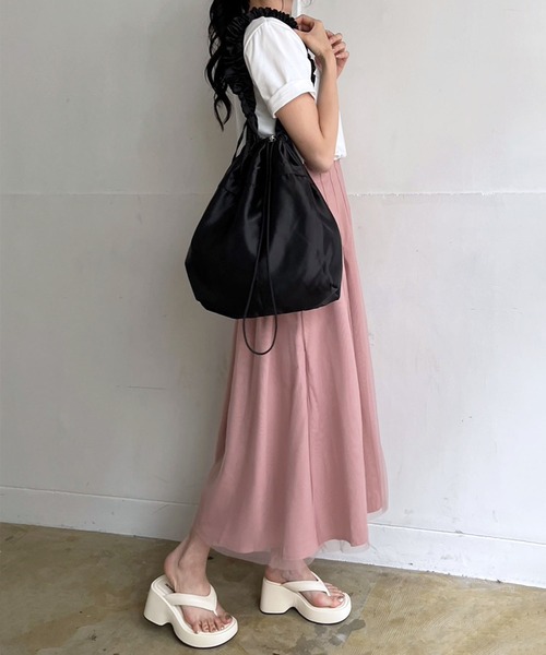 Jewelobe(ジュエローブ)の「ストラップシャーリングビッグキンチャクバッグ(ショルダーバッグ・レディース・グレー/ブルー/アイボリー/ブラック/ピンク・FREE)」の12枚目の写真