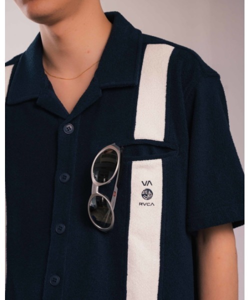 RVCA(ルーカ)の「RVCA メンズ 【ALL TIME COLLECTION】 ALLTIME TERRY HS SHIRT ショートスリーブシャツ 【2024年夏モデル】/ルーカテリークロスオープンカラーシャツ(シャツ/ブラウス・メンズ・オフホワイト/ブラック/ネイビー・SMALL/MEDIUM/LARGE)」の19枚目の写真